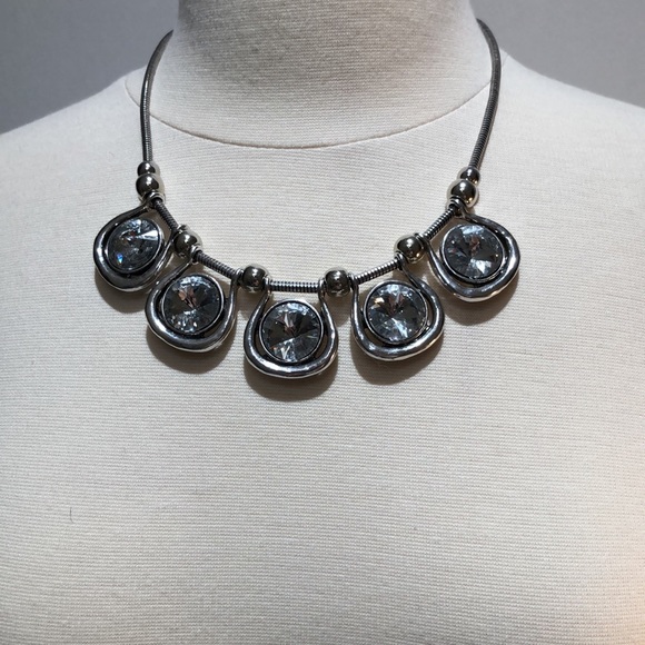 Beautiful Rhinestone Necklace - Picture 3 of 3